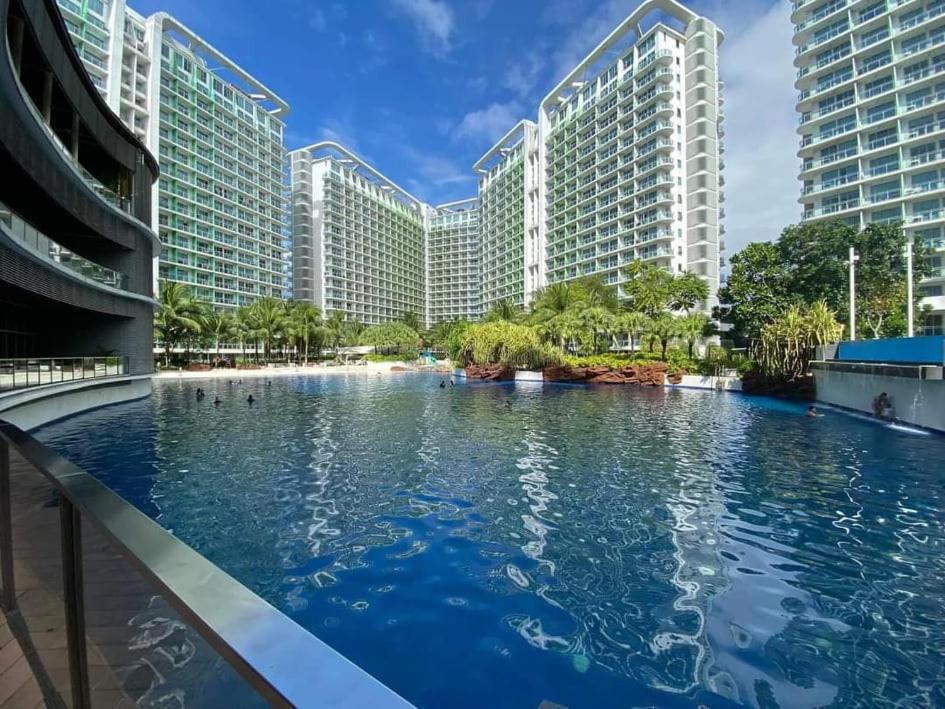 Manila Urban Resort At Azure Dış mekan fotoğraf