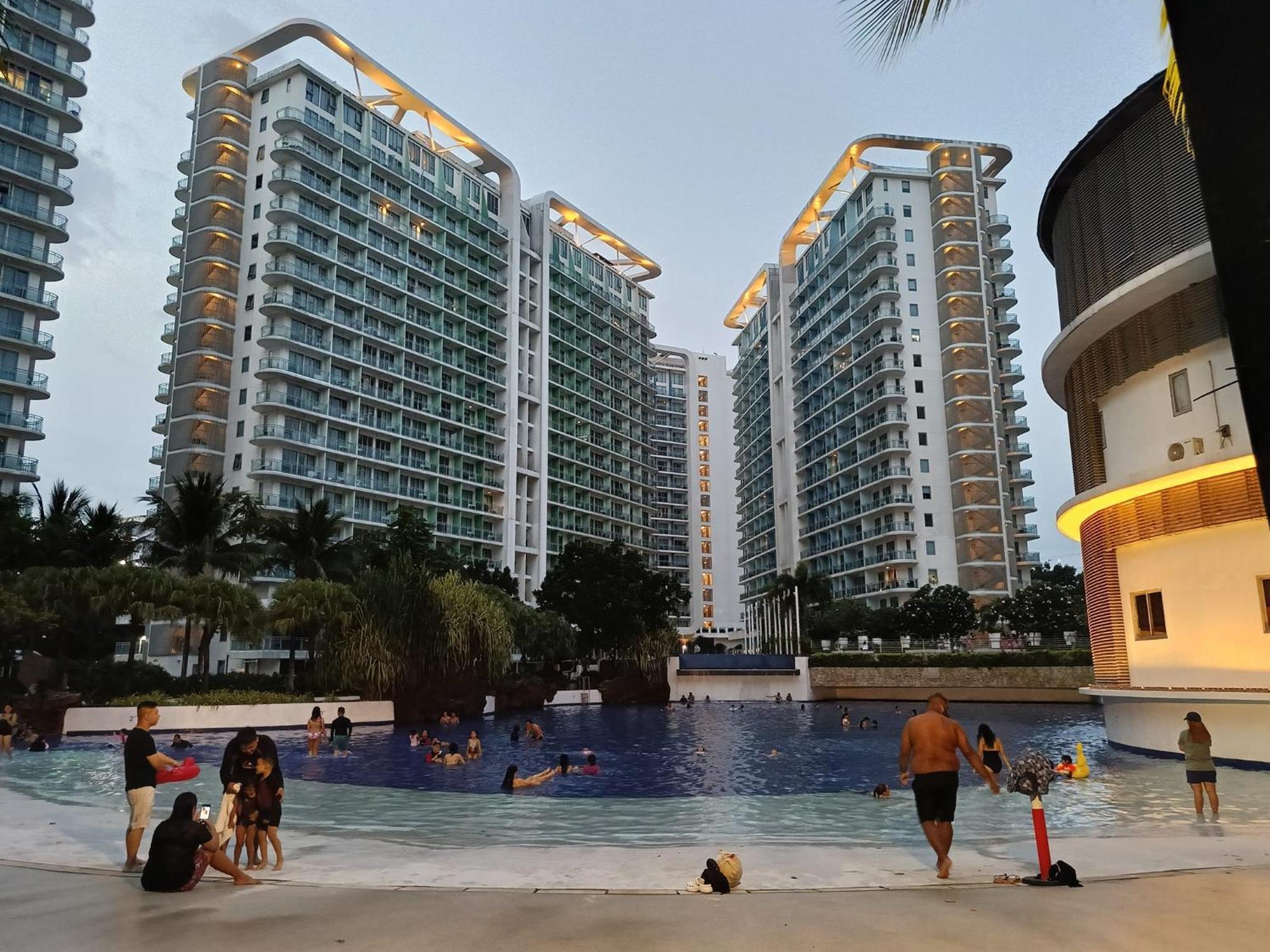 Manila Urban Resort At Azure Dış mekan fotoğraf