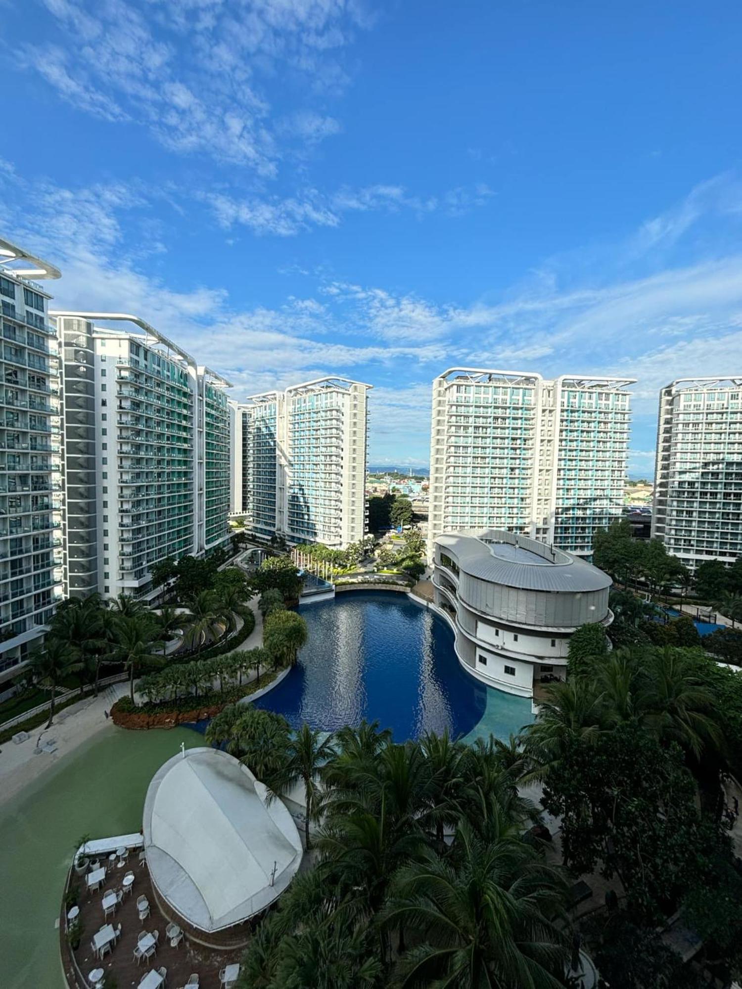 Manila Urban Resort At Azure Dış mekan fotoğraf