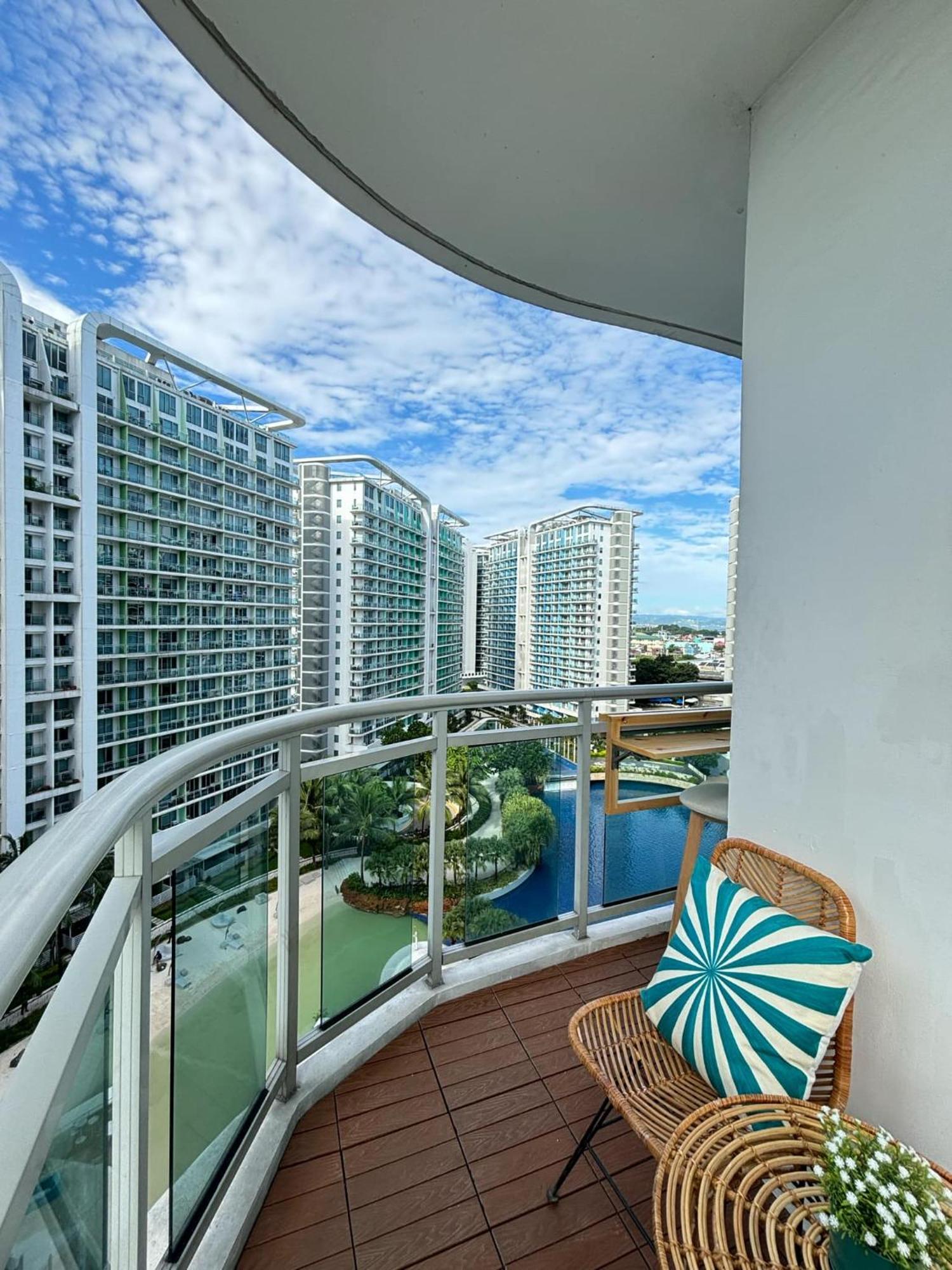 Manila Urban Resort At Azure Dış mekan fotoğraf