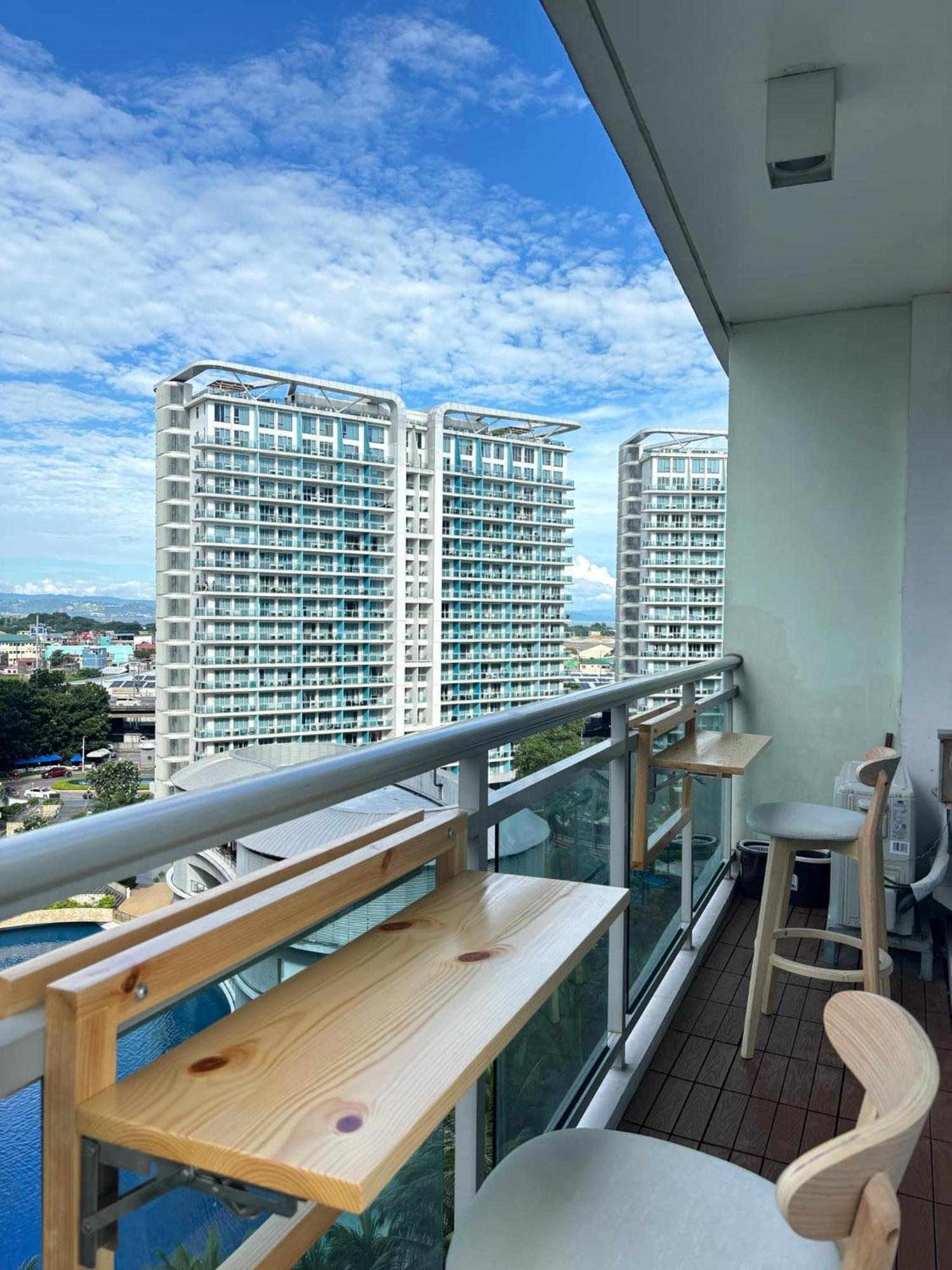Manila Urban Resort At Azure Dış mekan fotoğraf