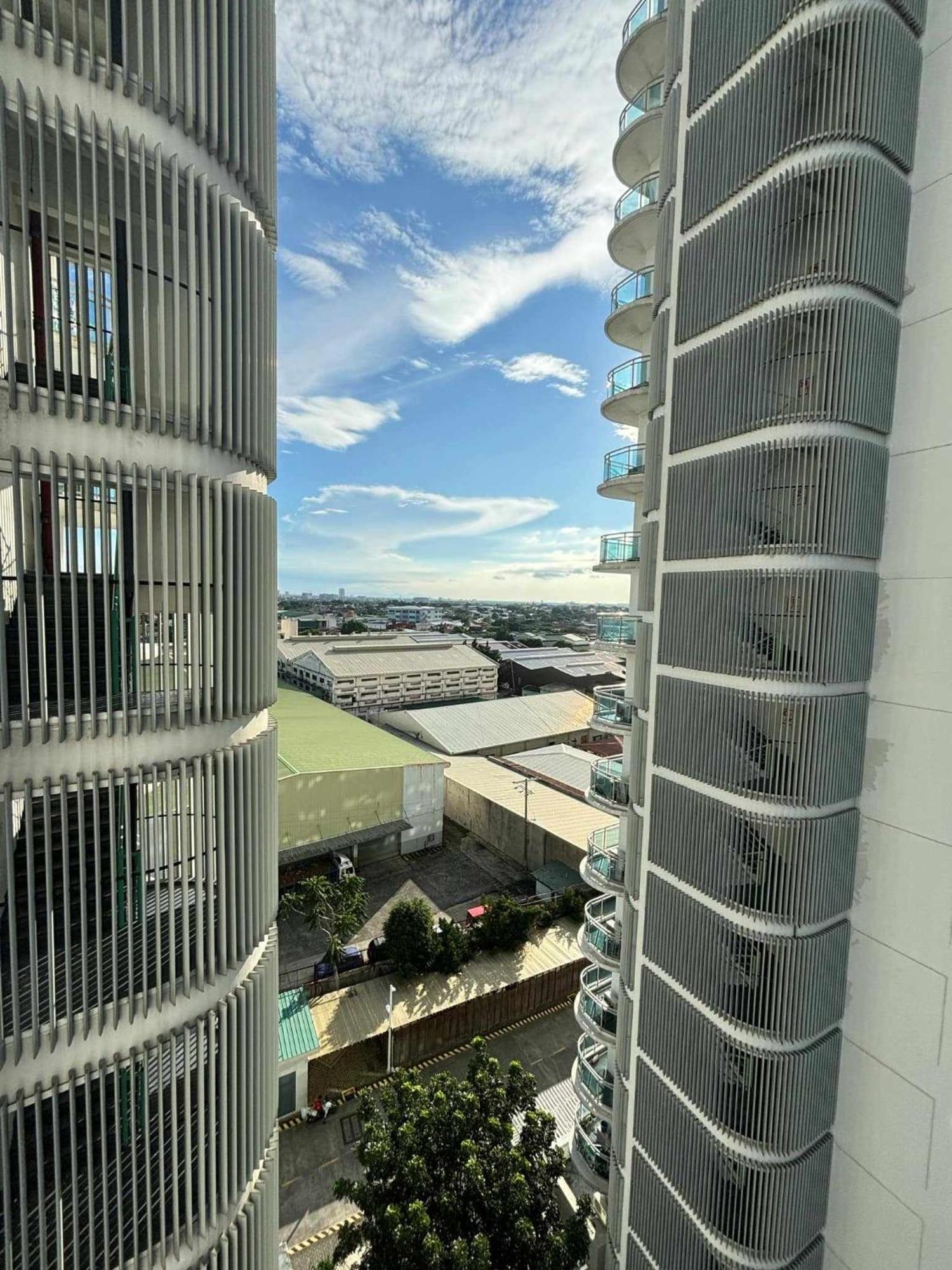 Manila Urban Resort At Azure Dış mekan fotoğraf